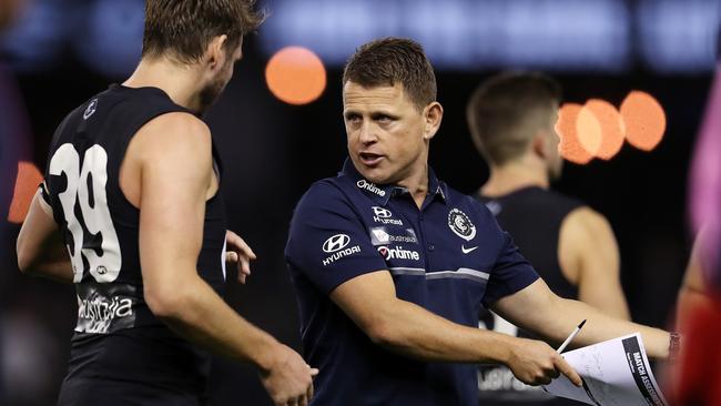 Carlton coach Brendon Bolton talks with Dale Thomas. Picture: Michael Klein