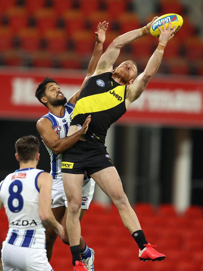 Nick Vlastuin doing what he does best – intercept marking. Picture: Michael Klein