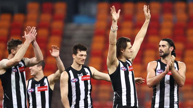 The Magpies hit back in style against the Hawks.