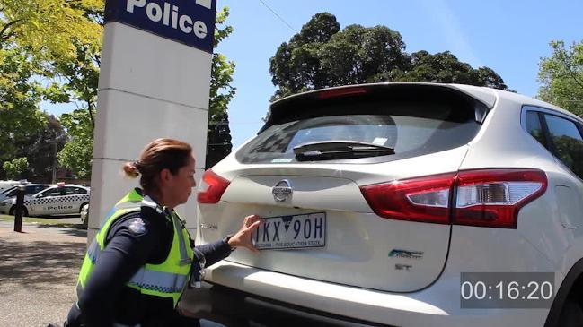 Fitting one-way screws to number plates