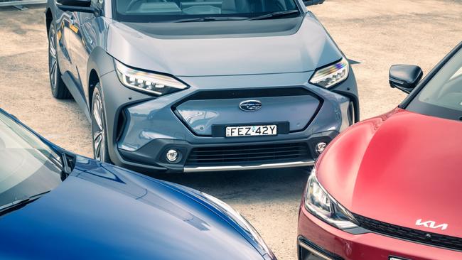 Photo of the comparison test between the Subaru Solterra, Kia EV6 and Model Y Long Range