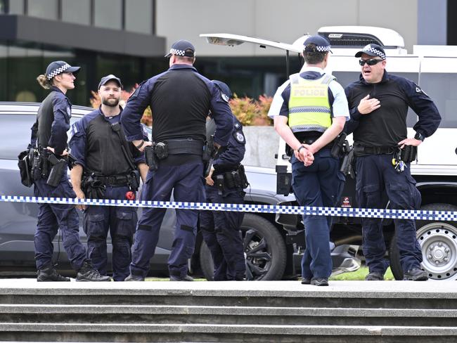 CANBERRA, AUSTRALIA. NewsWire Photos. 31 JANUARY, 2025, The ACT courthouse has been evacuated after a bomb threat in central Canberra, local police say. A spokesperson for the ACT Policing told NewsWire that bomb squad officers were investigating and members of the public were being urged to avoid the area. Picture: NewsWire/ Martin Ollman