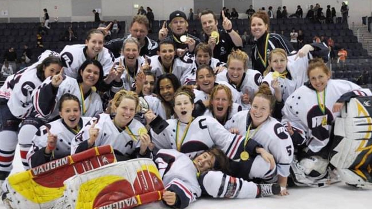 House owner Christine Theophilos (second from the back row, third from left) with her teammates at the Melbourne Ice Australian Women’s Ice Hockey League Championships in 2011.