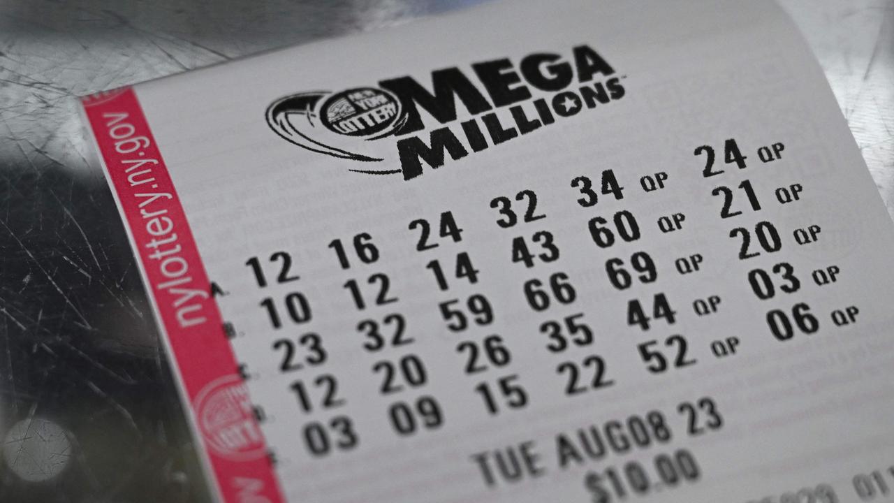 A single ticket has won the record-breaking US$1.58 billion Mega Millions jackpot. Picture: Angela Weiss / AFP.