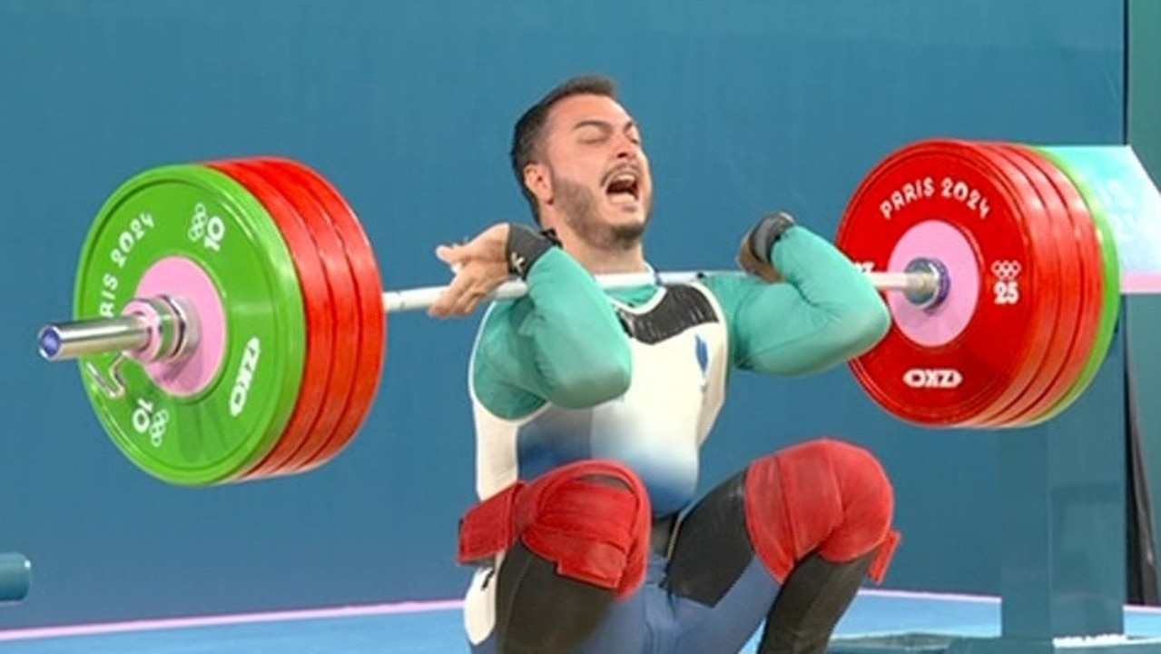 Sheet raised to hide sickening injury during Olympic weightlifting