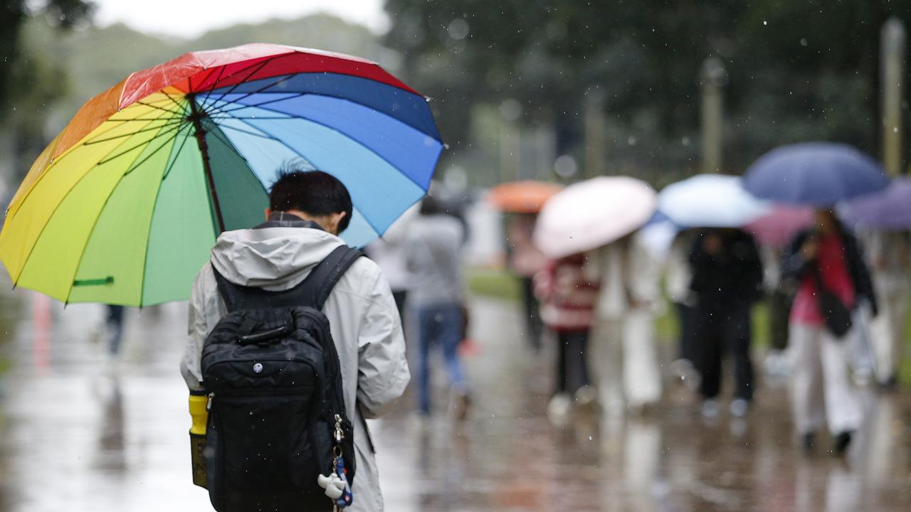 Students on campus at University of NSW. Picture: John Appleyard/NCA NewsWire