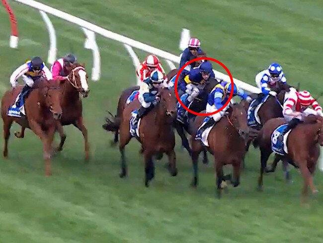 Munhamek (circled) struck major traffic problems at Caulfield on Saturday and can be forgiven.