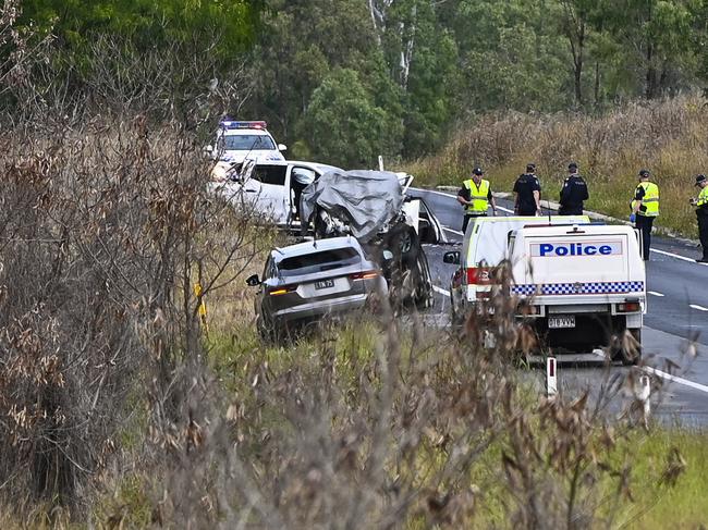 Fatal head-on crash on the Cunningham Hwy near Caswells Lane at Mutdapilly.