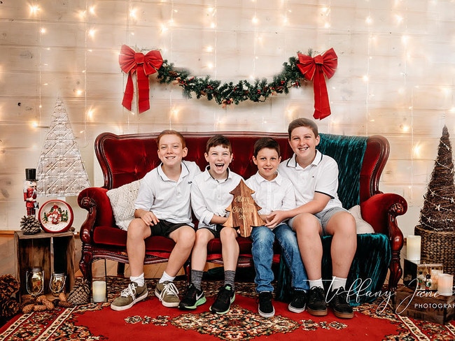 Stunning Christmas sets in Toowoomba for family photos