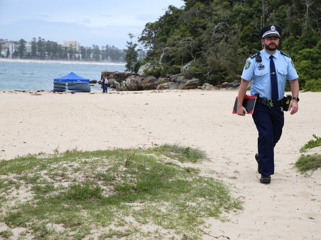 SYDNEY, AUSTRALIA: NewsWire Photos: JANUARY 17 2024:  Police are seen investigating at Shelly Beach in Manly on Sydney's North Shore after a female Tourist drowned here today. Paramedics, Emergency Services and Police arrived and tragically she died at the scene. Picture: NCA NewsWire / Gaye Gerard