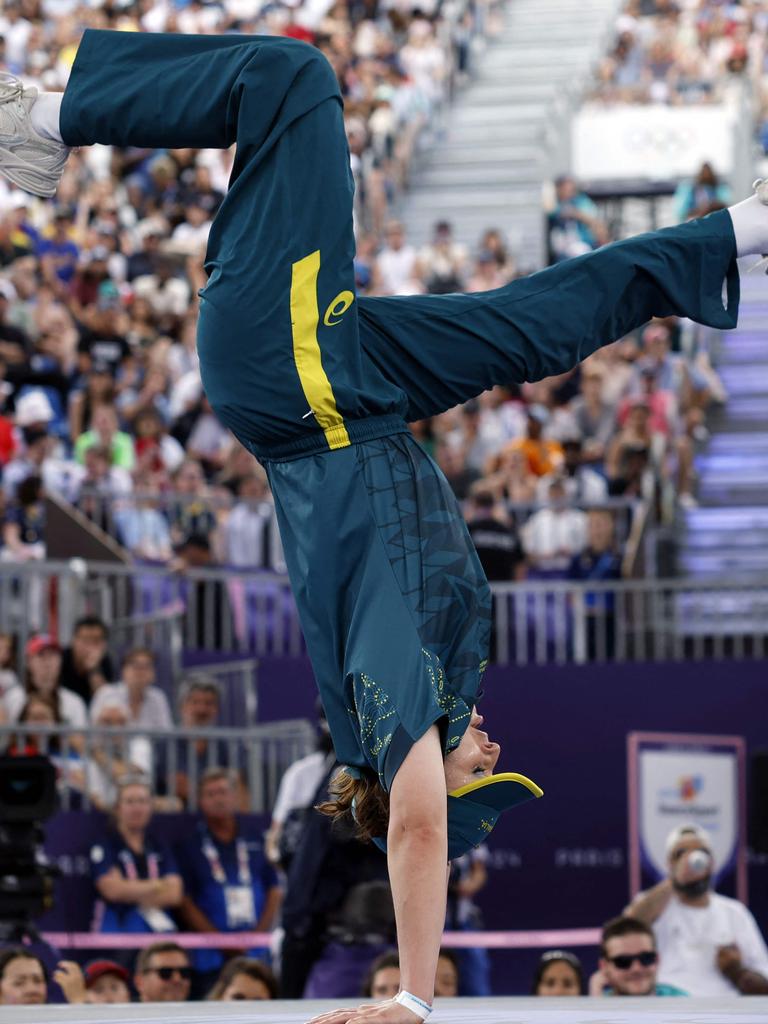 Raygun competing against Syssy at the Olympics. Photo by Odd ANDERSEN / AFP