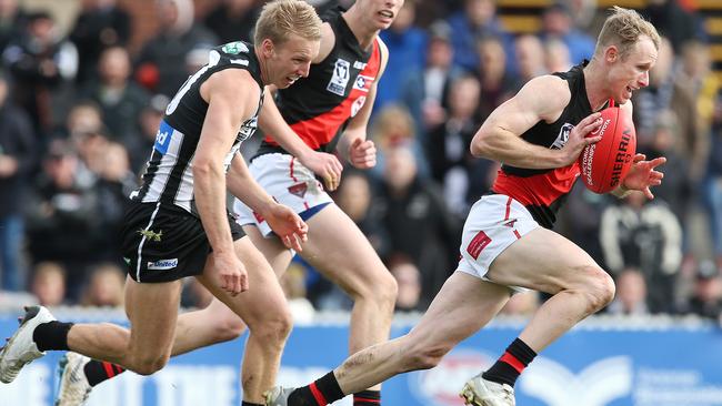 Nick Hind charges off half back. Picture: Michael Klein