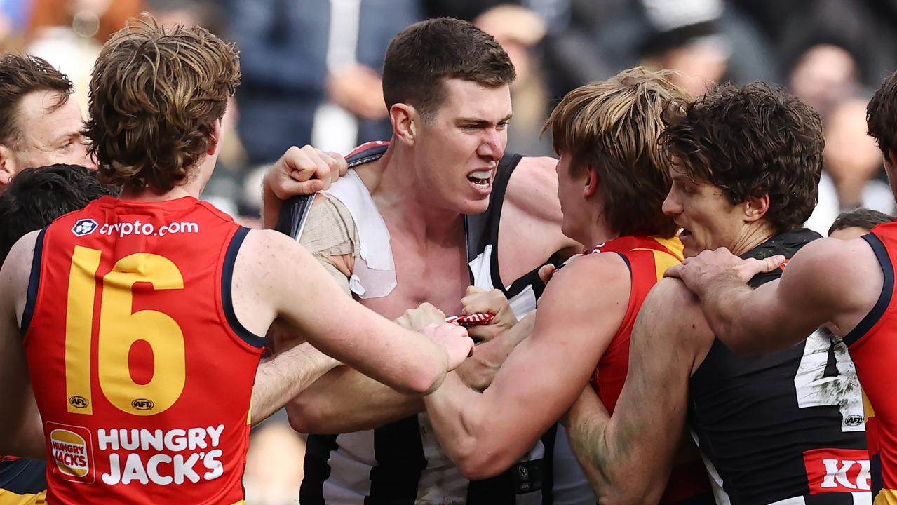 AFL news 2023: Collingwood Magpies beat Adelaide Crows in modern classic at MCG amid Jeremy Howe comeback and Mason Cox brawl