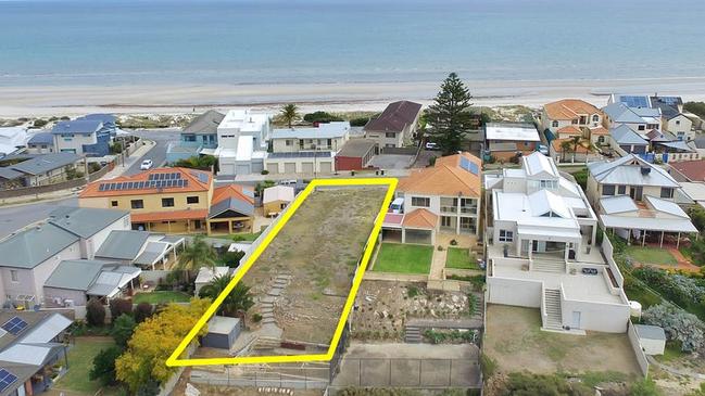 This block at 150 Seaview Road, Tennyson is on the market for between $1.8m and $1.9m Picture: Ray White Findon