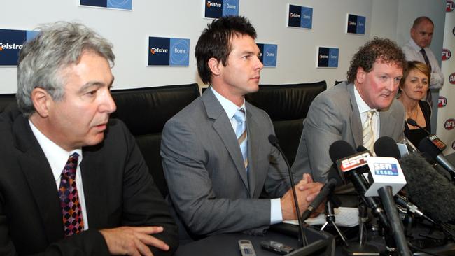 Ben Cousins (middle) and Ricky Nixon (right) fronting an AFL inquiry in 2007.