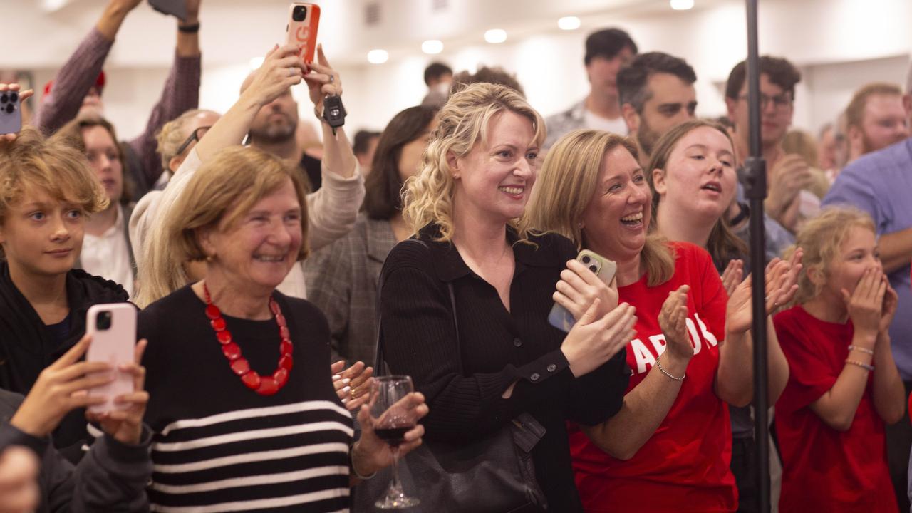 Cressida O'Hanlon fans cheering her on. Picture: Brett Hartwig