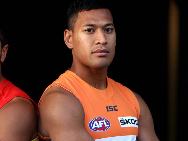 Gold Coast Suns Karmichael Hunt (L) and GWS Giants' Israel Folau in Canberra, where their respective teams will be playing.