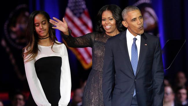 Malia Obama’s crazy dance moves at Lollapalooza festival spark debate ...