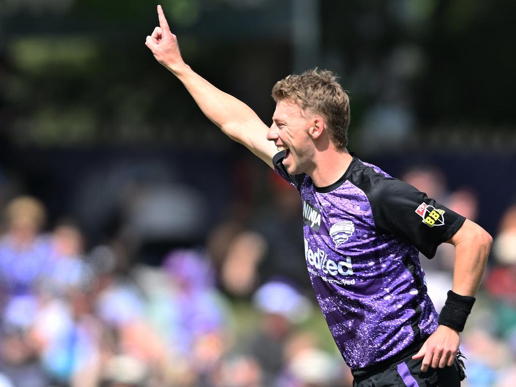 Riley Meredith has made a strong start to BBL14 for the Hurricanes.