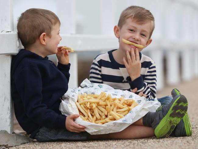 Eating hot online chips