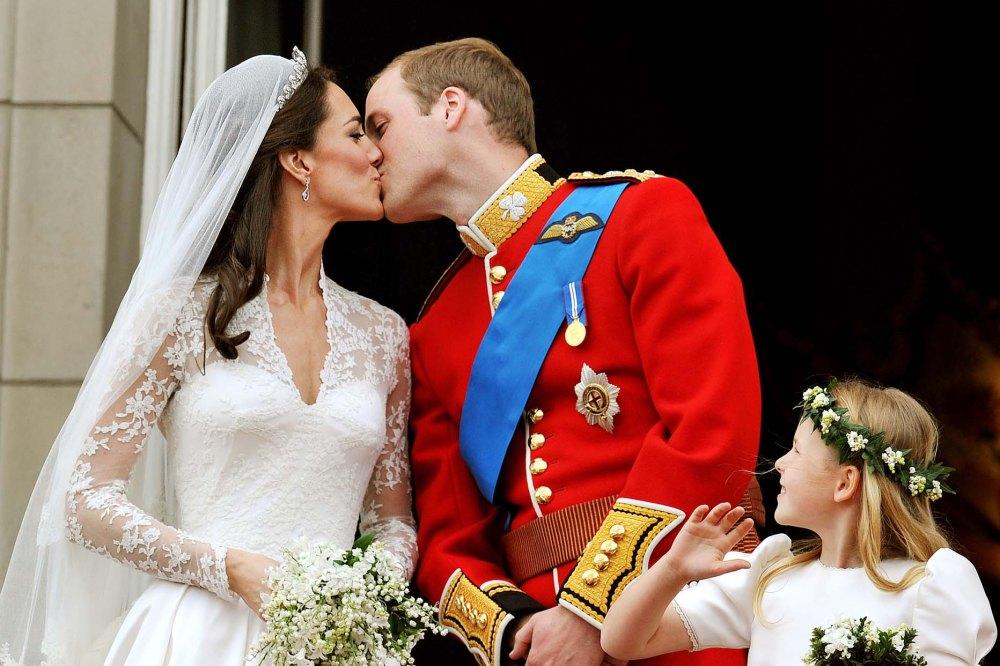 Inside Prince William And Kate Middleton S 11 Wedding Vogue Australia