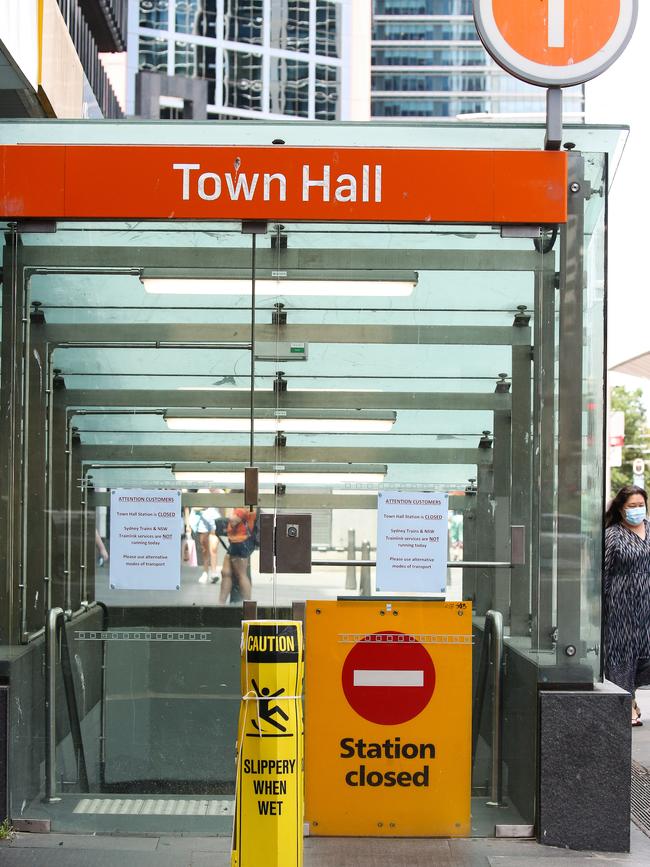 Stations were closed and travellers were left to find alternative transport arrangements. Picture: NCA Newswire/Gaye Gerard