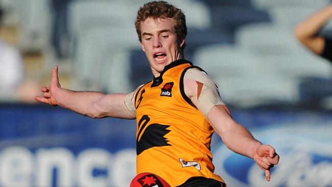 Tom Mitchell in action for Western Australia.