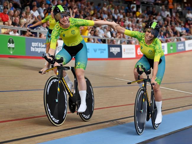 Gold Medallists, Jessica Gallagher and Caitlin Ward of Team Australia celebrate finishing first in the Women's Tandem B – Sprint Finals. (Photo by Justin Setterfield/Getty Images)