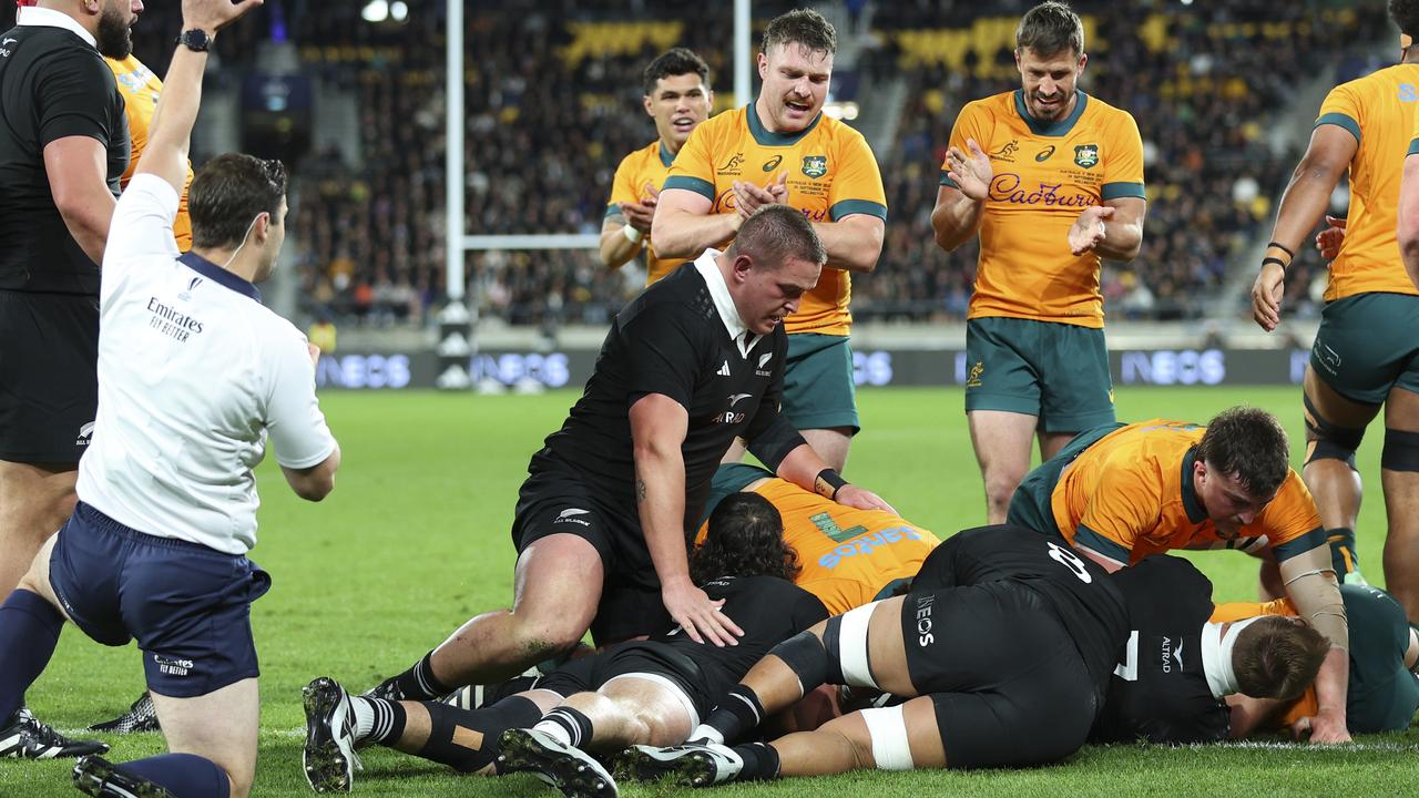 Fraser McReight scored the first — and only — try for Australia. Photo by Hagen Hopkins/Getty Images