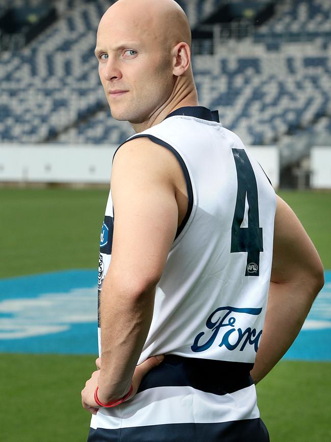 Gary Ablett tries on his new Geelong jumper. Picture: Alison Wynd