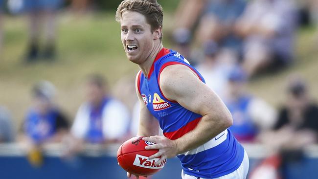 The Western Bulldogs have decided to play Lachie Hunter after all.