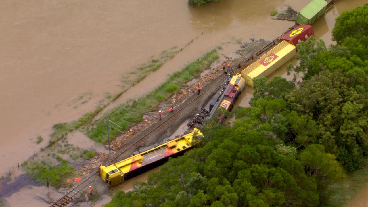 Queensland BOM Forecast: Two Dead, Roads Cut, Flooding Mayhem, Rainfall ...