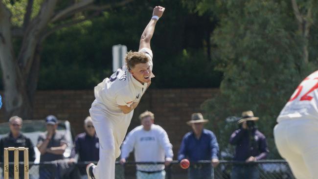 Prahran bowler Ethan Brookes sends one down. Picture: Valeriu Campan