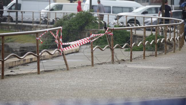 The barrier on Marine Pde. Picture: Christian Gilles