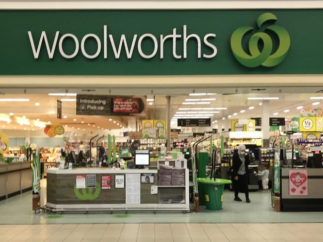 The latest COVID-19 exposure sites in Melbourne. Sunday, FEBRUARY 14, 2021. Woolworths in Broadmeadows. Picture: David Crosling