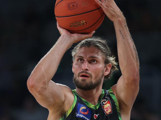 Matt Kenyon of the Phoenix warms up before the round 20 NBL match between South East Melbourne Phoenix and Sydney Kings. (Photo by Daniel Pockett/Getty Images)