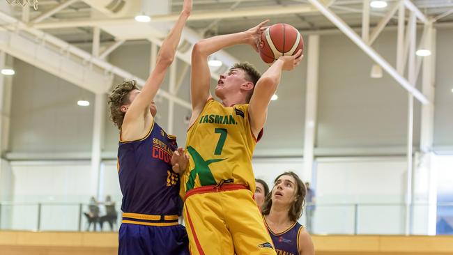 Jacob Furphy attacks the basket for Tasmania last year. Picture: Simon Sturzaker Photography