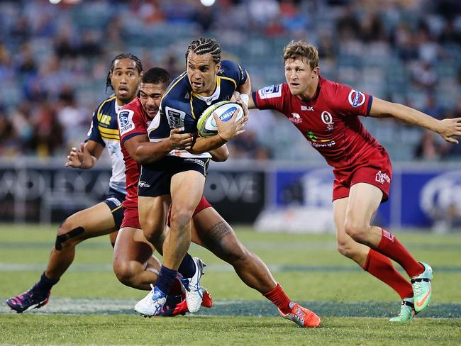 Matt Toomua on the charge for the Brumbies.