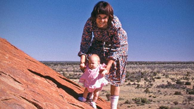 Lindy Chamberlain-Creighton with baby Azaria at Uluru in 1980.