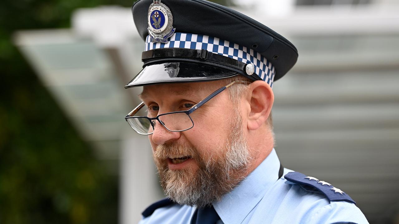 Police win 11-year battle to be allowed to grow facial hair | Herald Sun