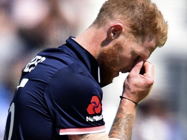 (FILES) This file photo taken on June 01, 2017 shows  England's Ben Stokes reacts while bowling during the ICC Champions trophy cricket match between England and Bangladesh at The Oval in London England have dropped Ben Stokes and Alex Hales from their side to play West Indies in the fourth one-day international at The Oval on September 27, the England and Wales Cricket Board announced September 26, 2017. / AFP PHOTO / Glyn KIRK / RESTRICTED TO EDITORIAL USE