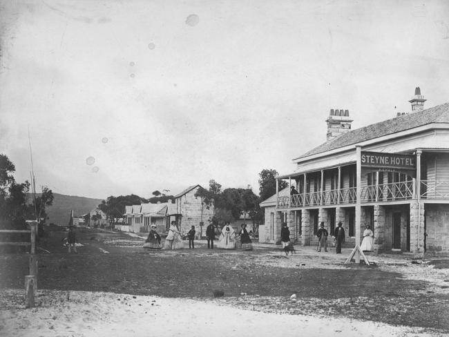 The first Hotel Steyne c1860. State Library of Victoria