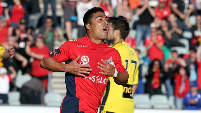 Cassio scores in his 100th A-League game against the Phoenix.