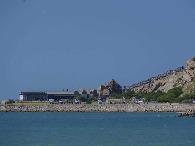 ADELAIDE, AUSTRALIA - NewsWire Photos - SEPTEMBER 03, 2024: Granite island teen missing after being swept off the rocks.  Picture: NewsWire / Roy VanDerVegt