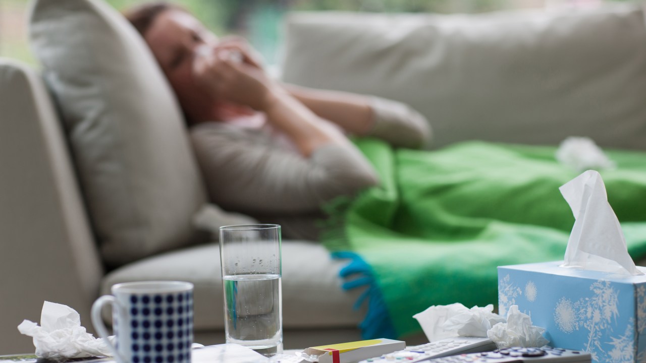 „Chroń się”: NSW Health twierdzi, że wraz ze zbliżaniem się zimy liczba przypadków grypy i Covid-19 rośnie