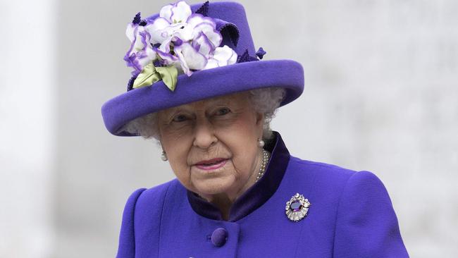 Queen Elizabeth II To Mark Sapphire Jubilee At Buckingham Palace ...