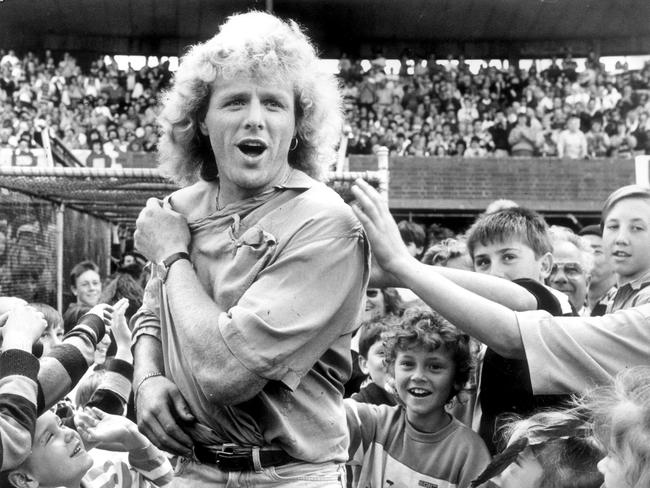 Brereton at the Glenferrie Oval after the Hawks won the 1988 Grand Final.