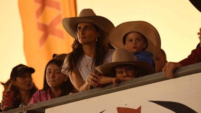 Outback Wrangler Matt Wright denies allegations as arrest warrant issued |  NT News