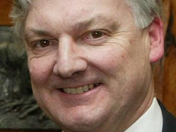 JULY 29, 2002 : New Zealand PM Helen Clark shaking hands with United Future Party leader Peter Dunne before their 29/07/02 post-election meeting at Parliament. Pic Mark Mitchell. Election