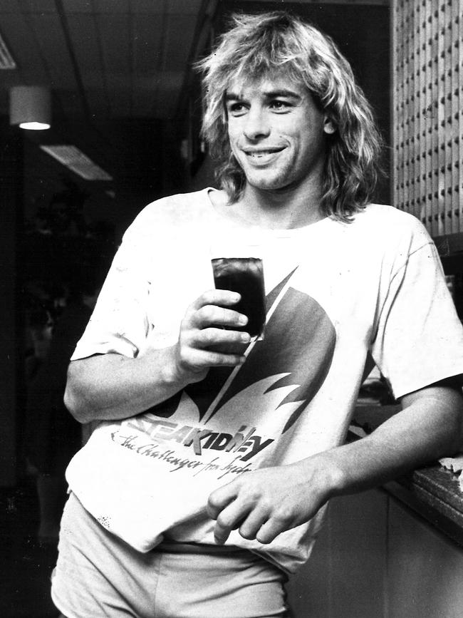 Capper in his signature tight shorts, circa 1987.